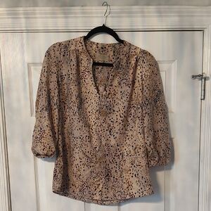 Amour Vert Beige Printed V-Neck Blouse with Speckled Print